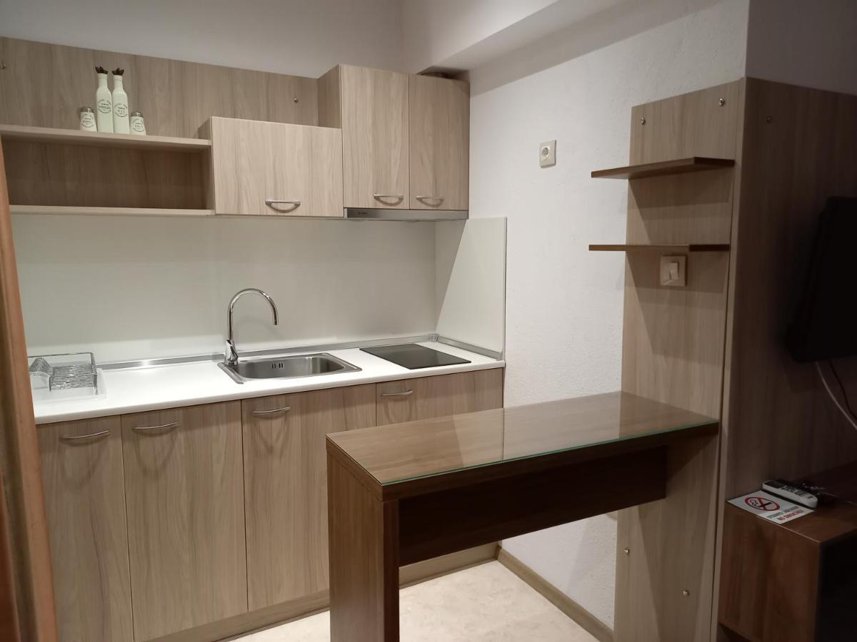 Relax Larrisa Apartment